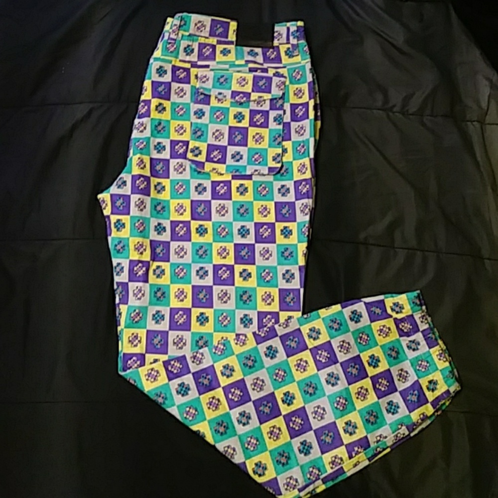 Graphic pants